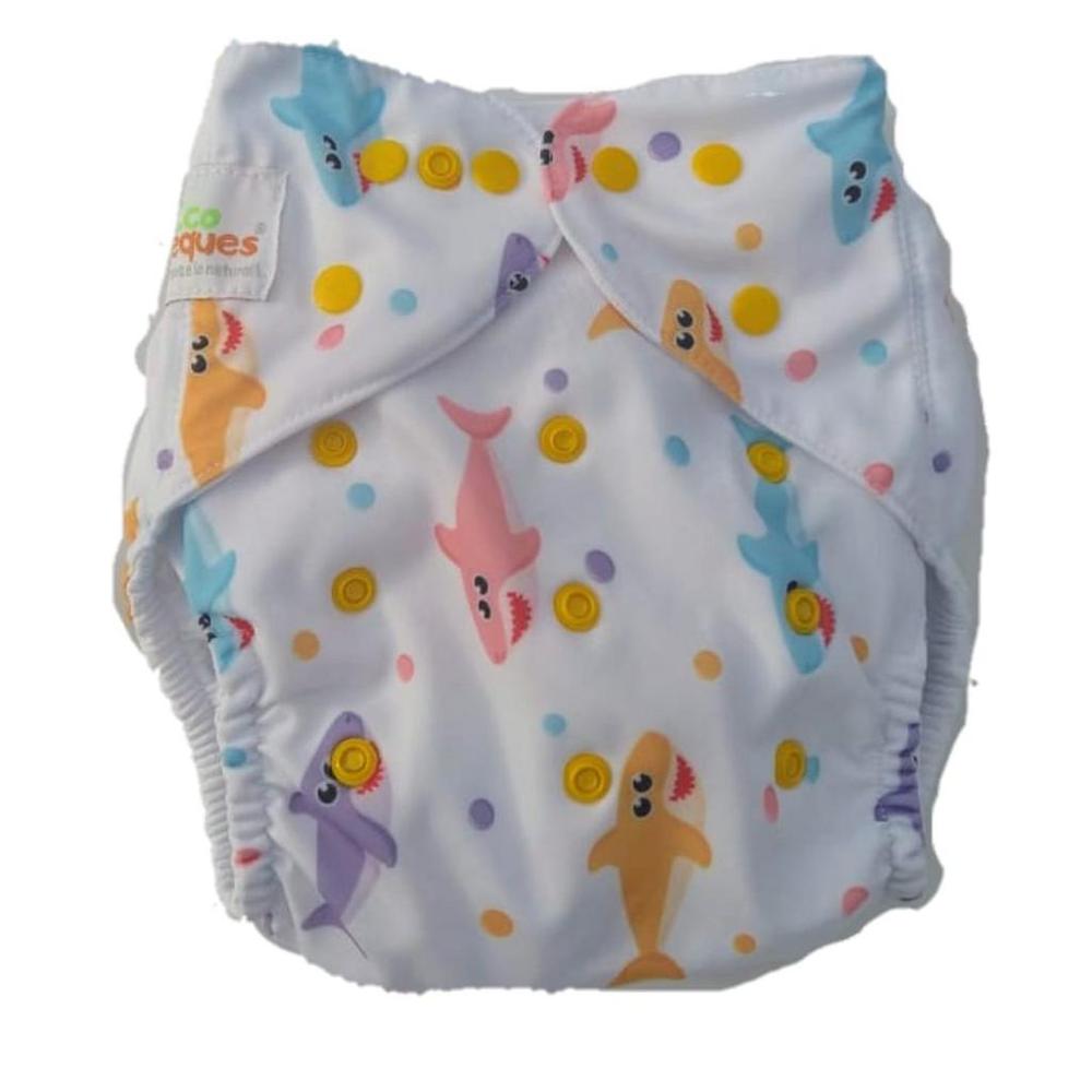 Pañal Ecológico Reutilizable Para Piscina Tiburoncitos Fondo Blanco