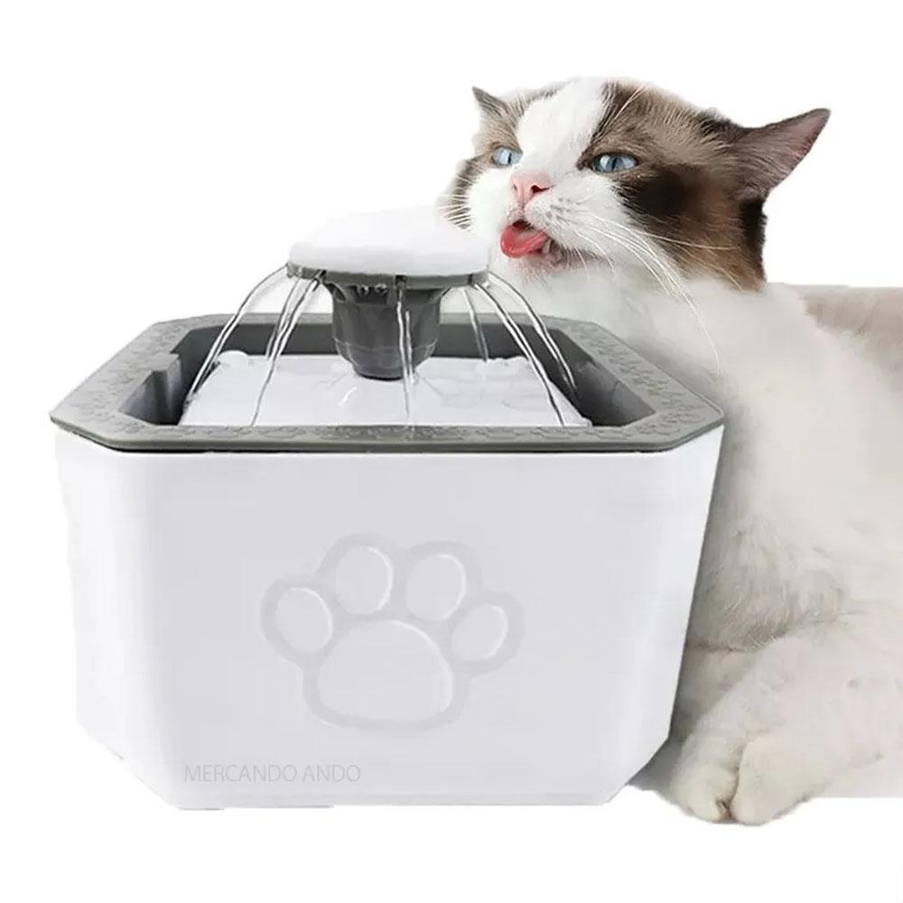 Fuente De Agua Para Mascotas Gatos Perros 2.5 L Bebedero Color Blanco