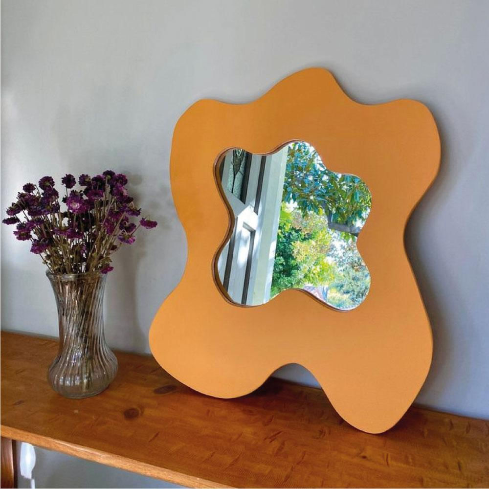 Espejo Decorativo Naranja Con Forma Orgánica