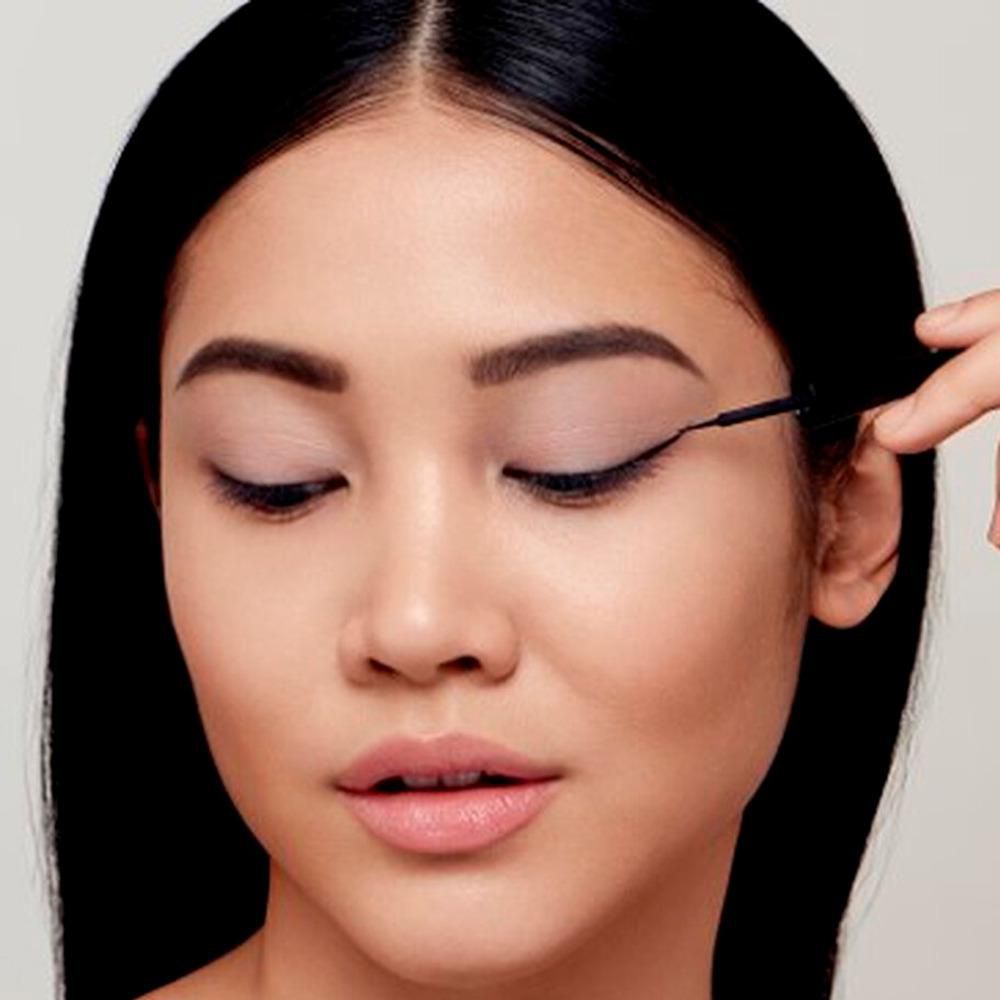Delineador para ojos COVERGIRL Líquido mate (13.1  und) img #3