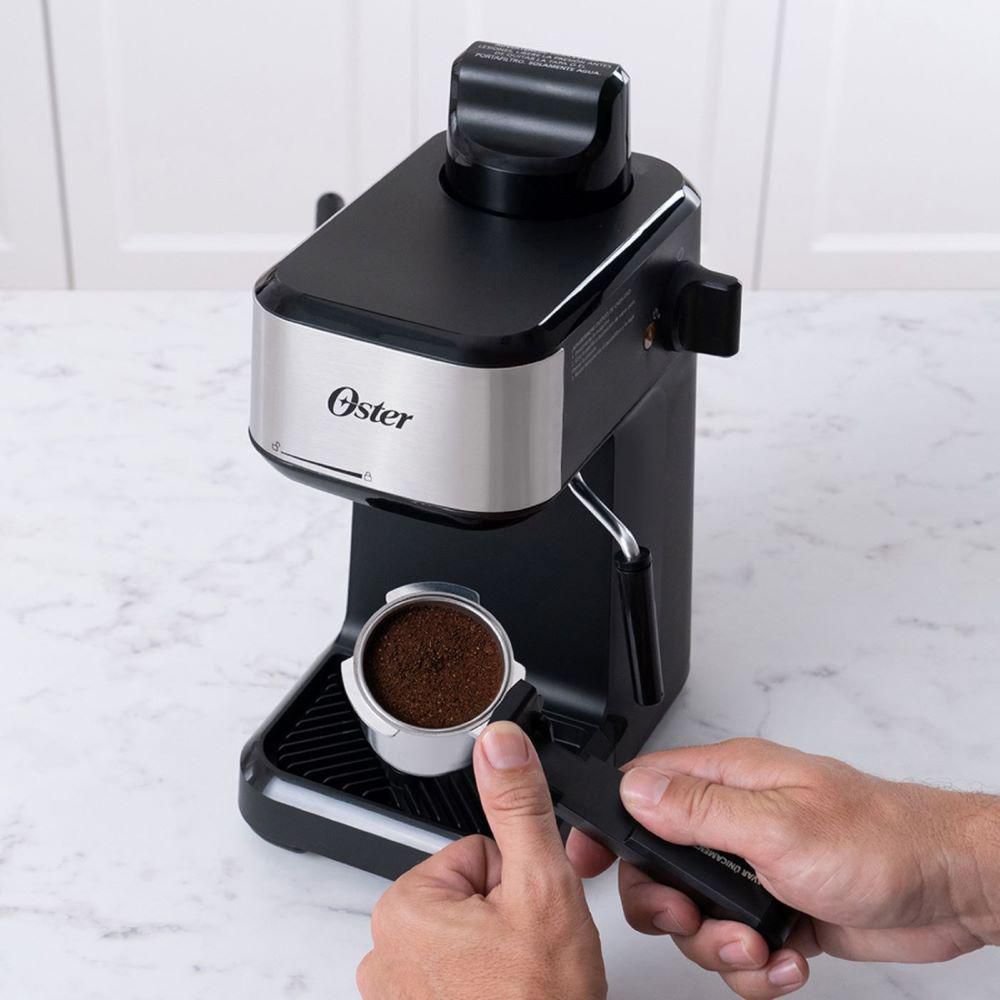 Cafetera OSTER de vapor Espresso  Negro 2198398 img #5