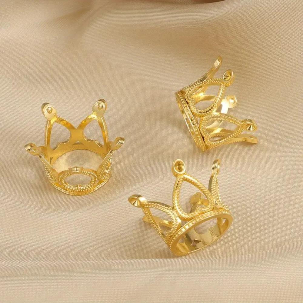 Mini Corona Dorada Para Tus Postres Más Elegantes img #3