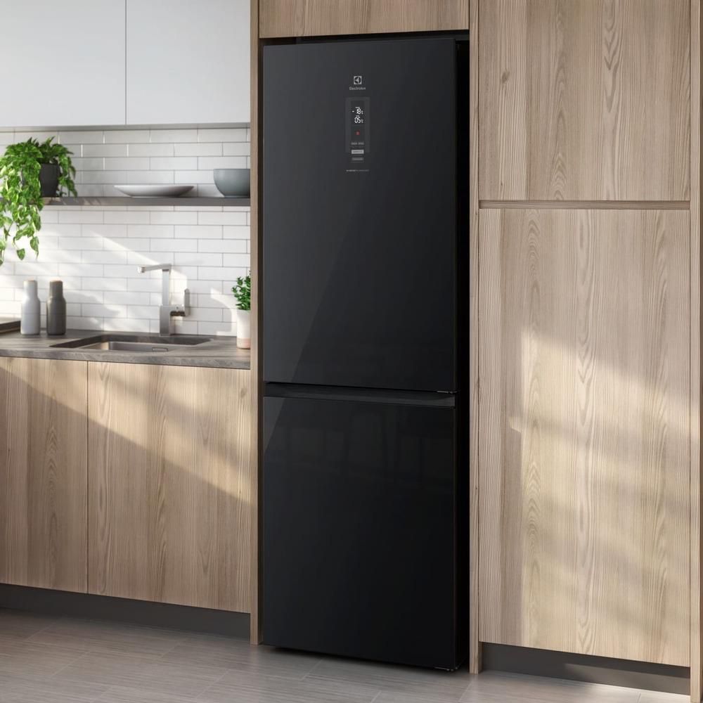 Nevera ELECTROLUX No Frost Congelador Inferior 323 Litros ERBB32N3HXB ERBB32N3HXB Negro Inox img #7